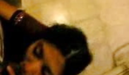 ईवा-नॉट्टी ने हिंदी में फुल सेक्सी फिल्म नाश्ता और खुद को एक युवा उपद्रव के लिए परोसा