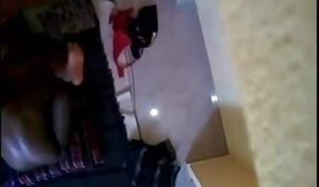 आदमी ने नौकरानियों के साथ अपने भोजपुरी फुल सेक्सी मूवी सेक्स के बारे में बात की