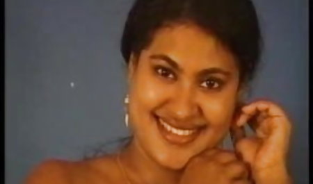 सौंदर्य एक आदमी के साथ यौन संबंध फुल सेक्सी मूवी वीडियो में बनाने के लिए आया था