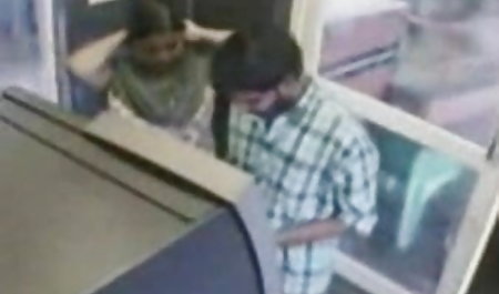 सेक्स थेरेपिस्ट डिल्डो फुल सेक्सी मूवी के साथ खेलना सिखाता है