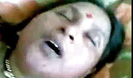कामुक undressing सेक्सी मूवी फुल एचडी शर्मीली श्यामला