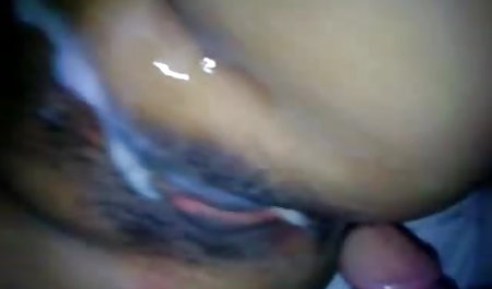 छह पुरुषों सेक्सी मूवी फुल एचडी वीडियो की सेवा करता है