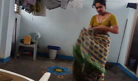 अन्य फुल मूवी एचडी सेक्सी लोगों के अपार्टमेंट में गुंडे