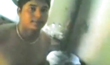 लीना निल्सन सीढ़ी पर देती हैं फुल मूवी सेक्सी वीडियो में