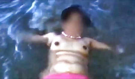 लड़का रसोई में पतली प्रेमिका का फुल सेक्सी फिल्म वीडियो में विश्लेषण करता है